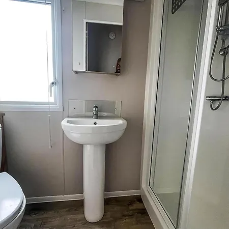 Beautiful 6 Berth Caravan With Decking, Wifi And Field Views Ref 29029Sv Clacton-on-Sea Exterior photo