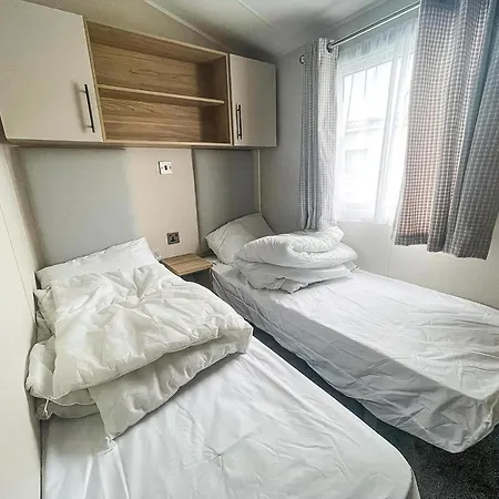 Beautiful 6 Berth Caravan With Decking, Wifi And Field Views Ref 29029Sv Clacton-on-Sea Exterior photo